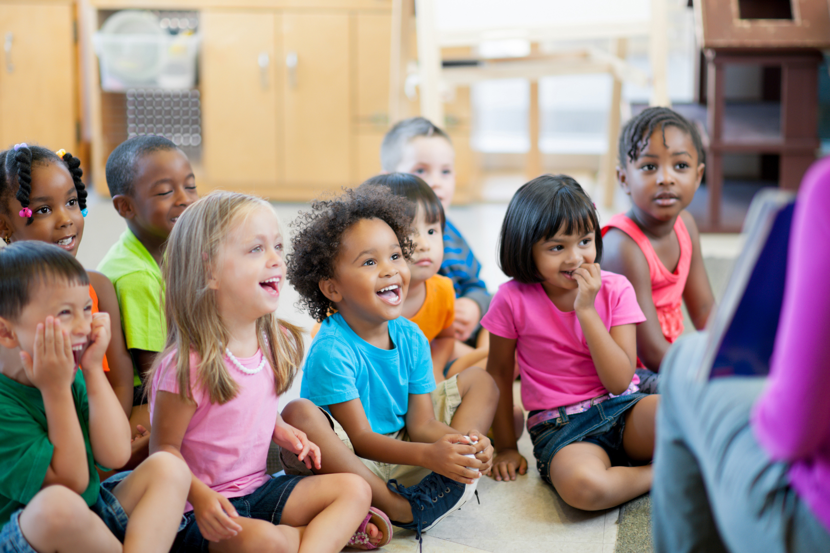 young children reading