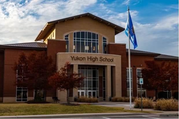 Picture of Yukon High School main entrance