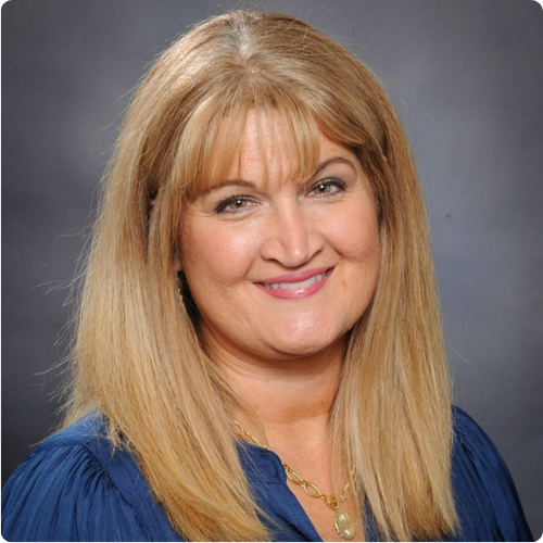 Lezie Kropf Headshot