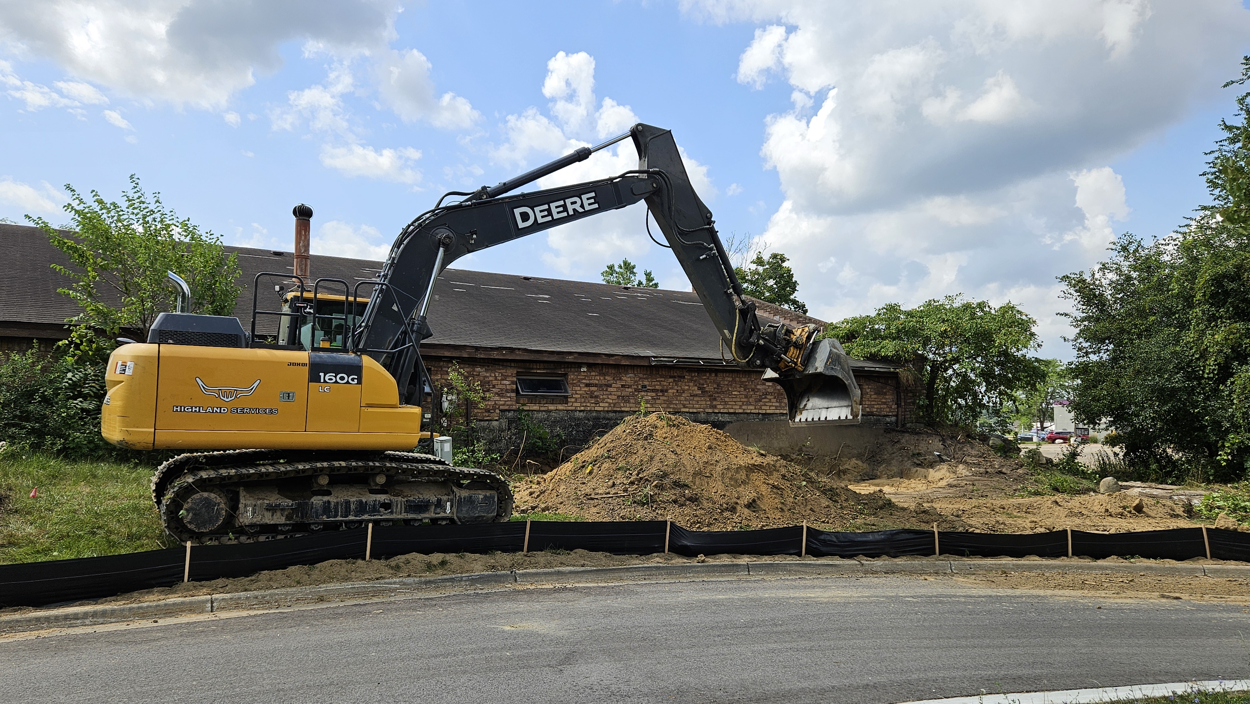 Google Photo album of construction progress.