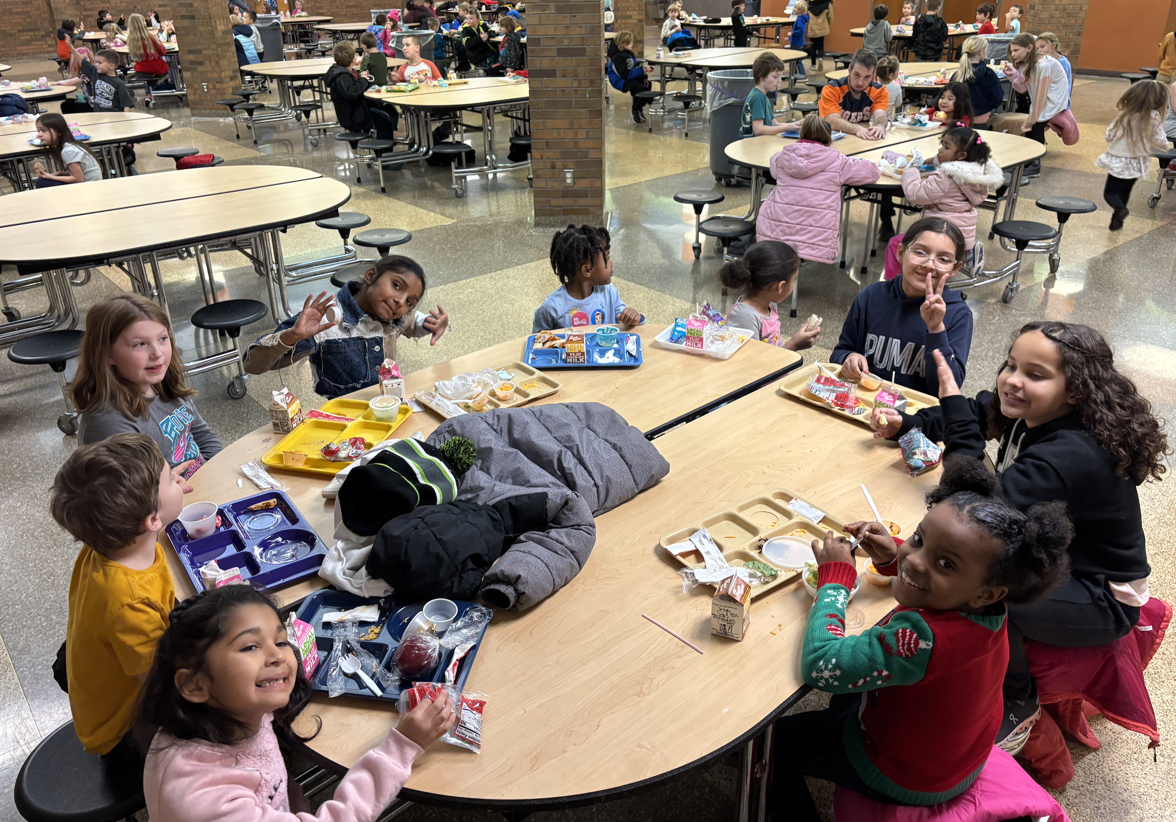 Students eating lunch at the cafeteria