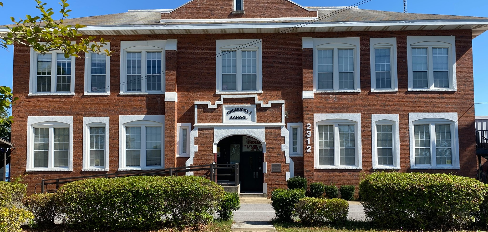 chumuckla elementary front of the school