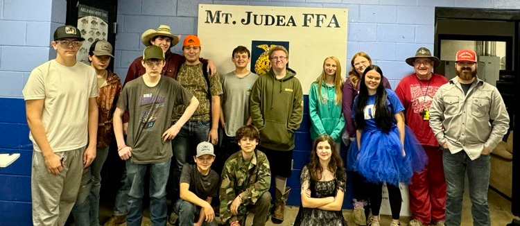 Mt. Judea FFA picture during dress up day