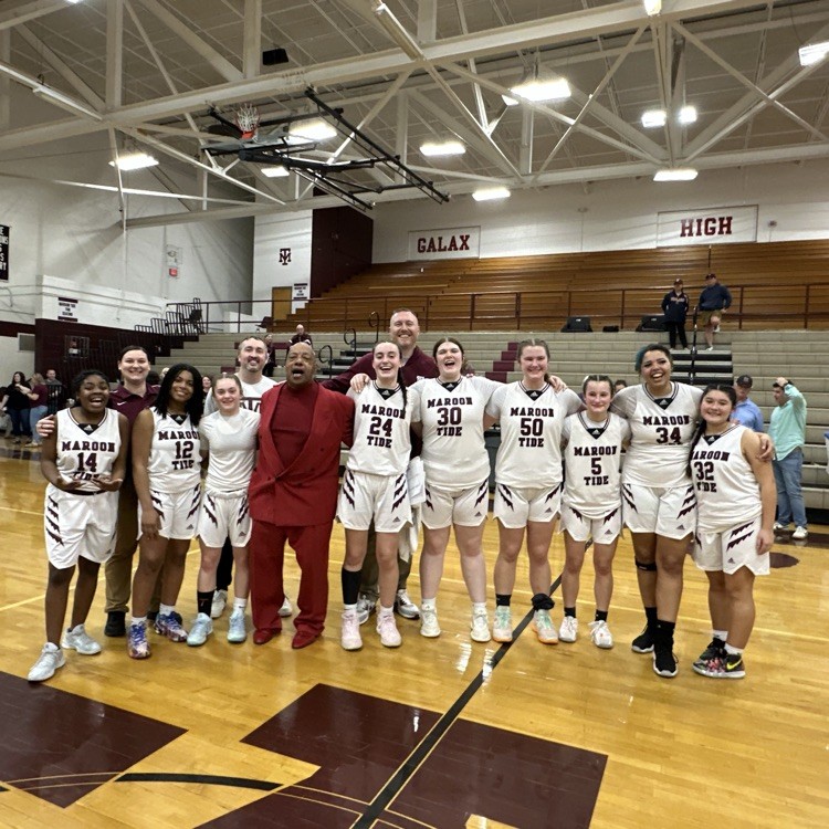 MT Girls Basketball team with coaches