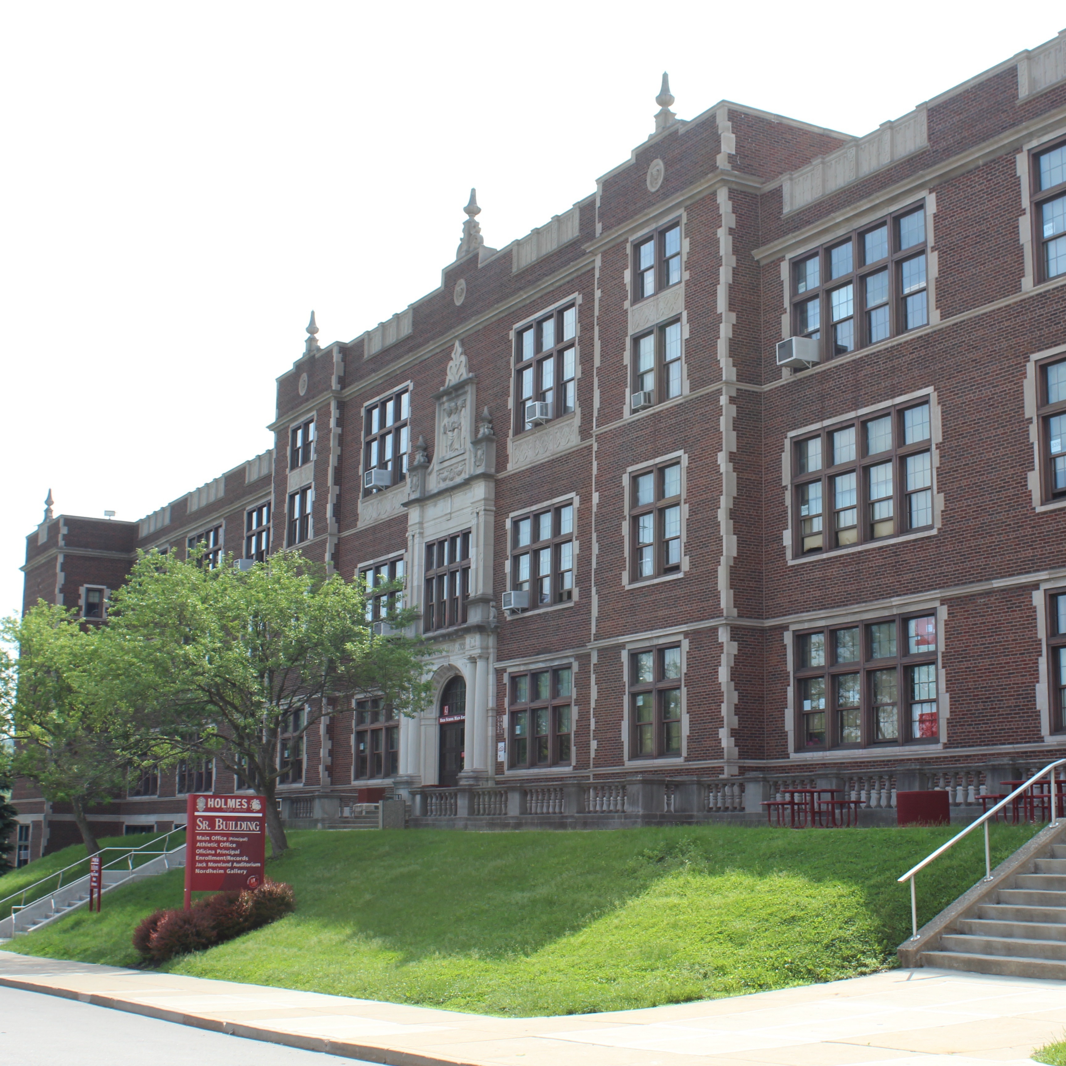 exterior of Holmes High School