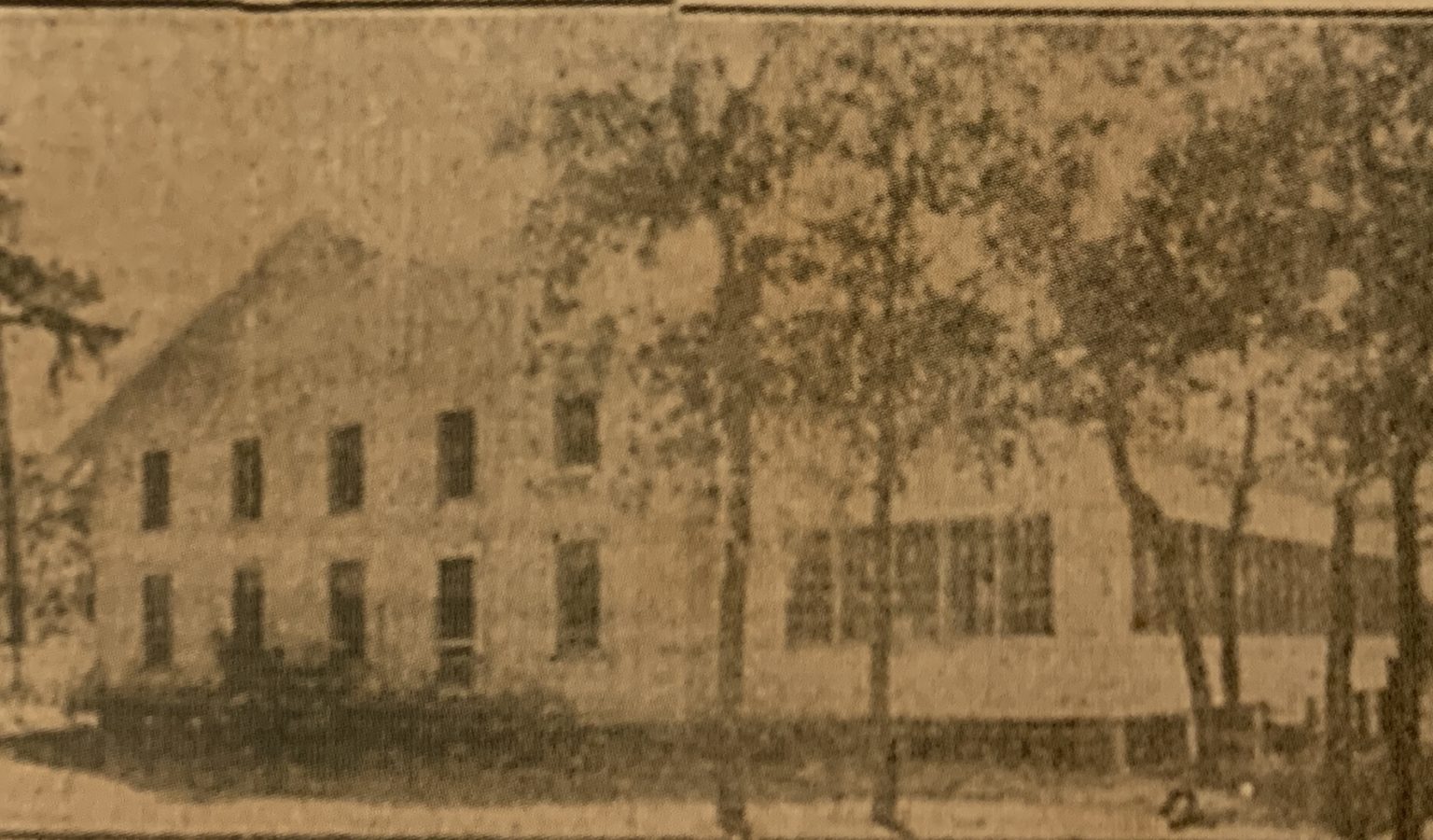 Town Hall, then, the Woman’s Club, at Fernwood Park. Image from the Orlando Sentinel, 1926