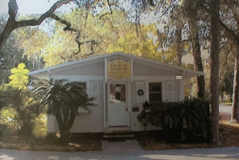Cal Palmer Building as “Finders Keepers” c. 2000