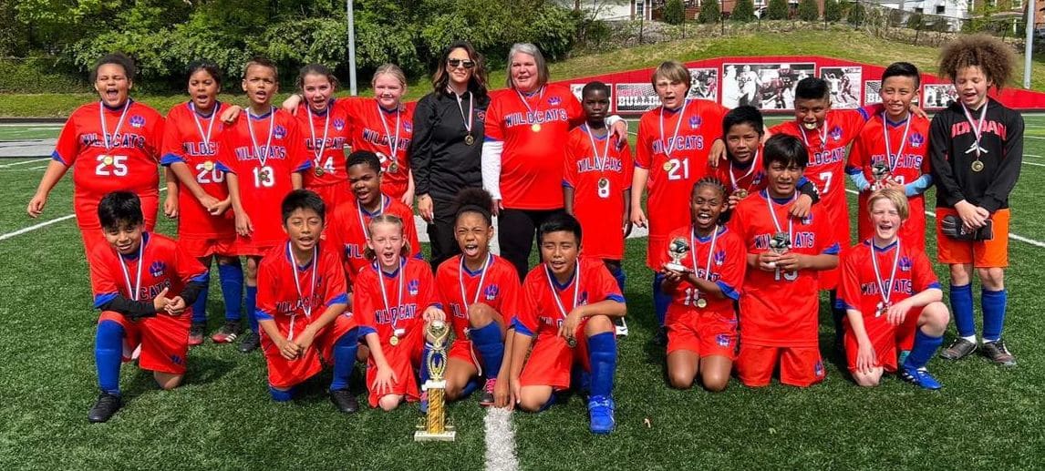 Glenn O. Swing Elementary School offers soccer, basketball, and cheerleading for grades 4 and 5.