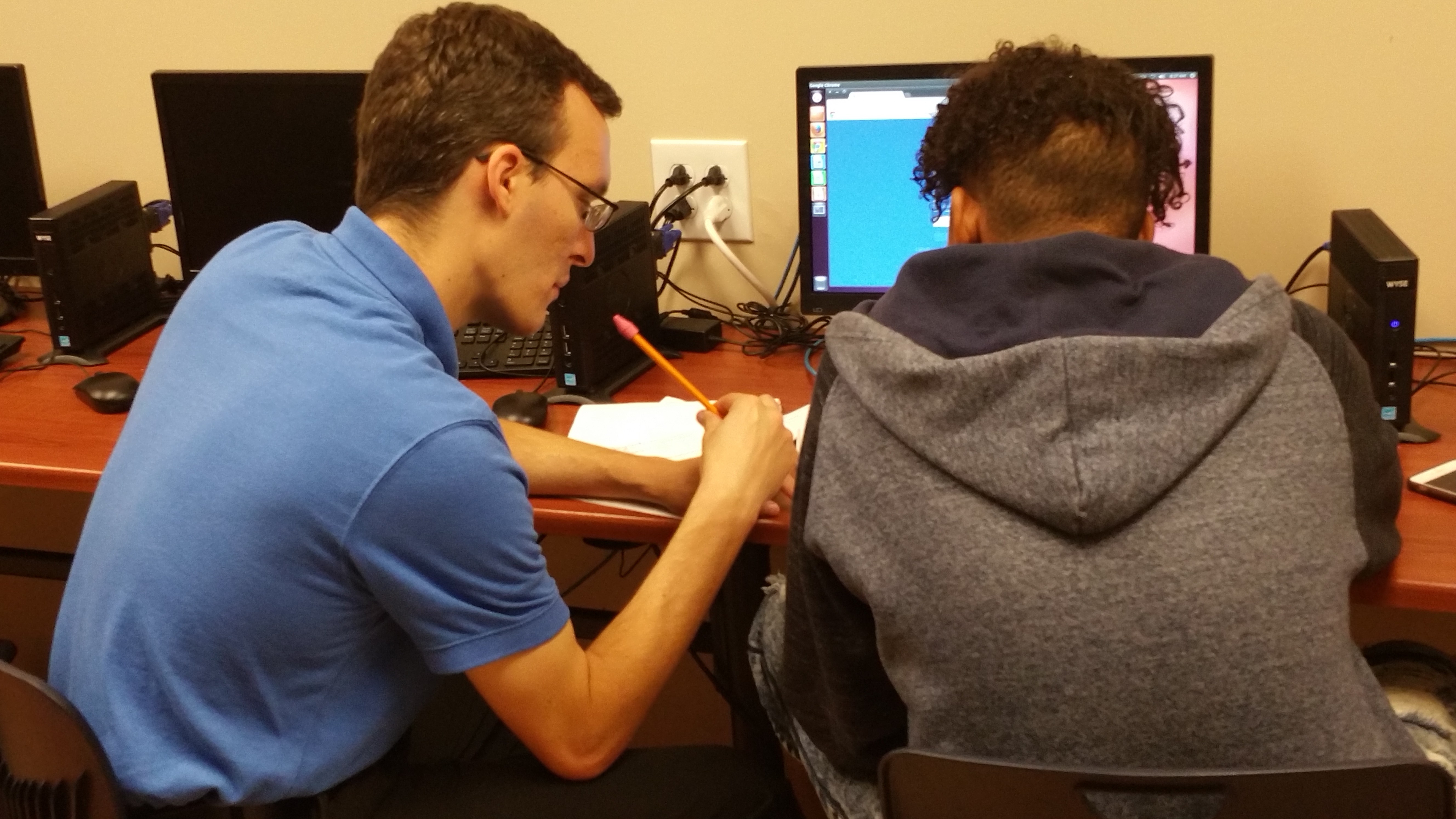 students in computer working