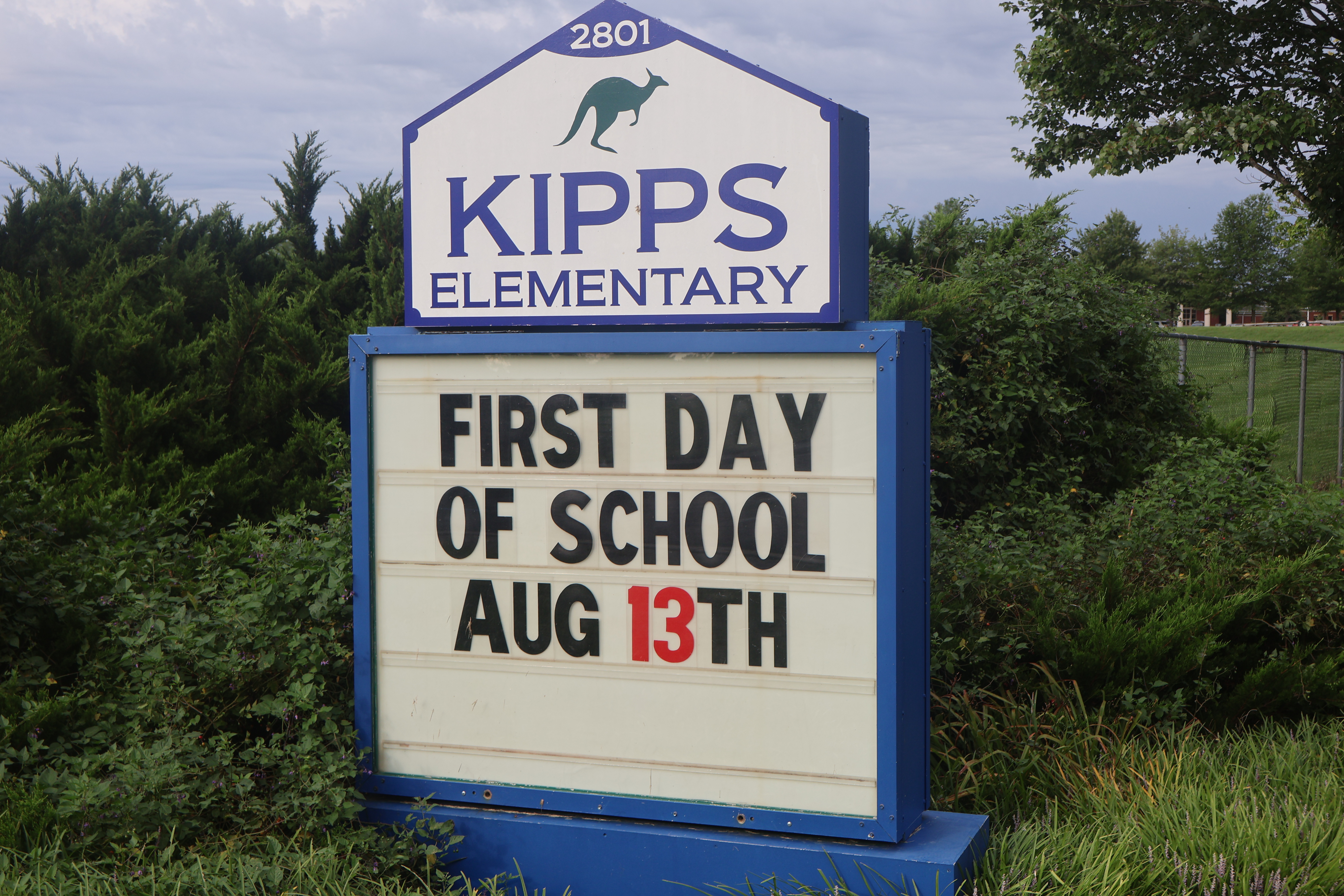 KES sign saying "First day of School August 13th"