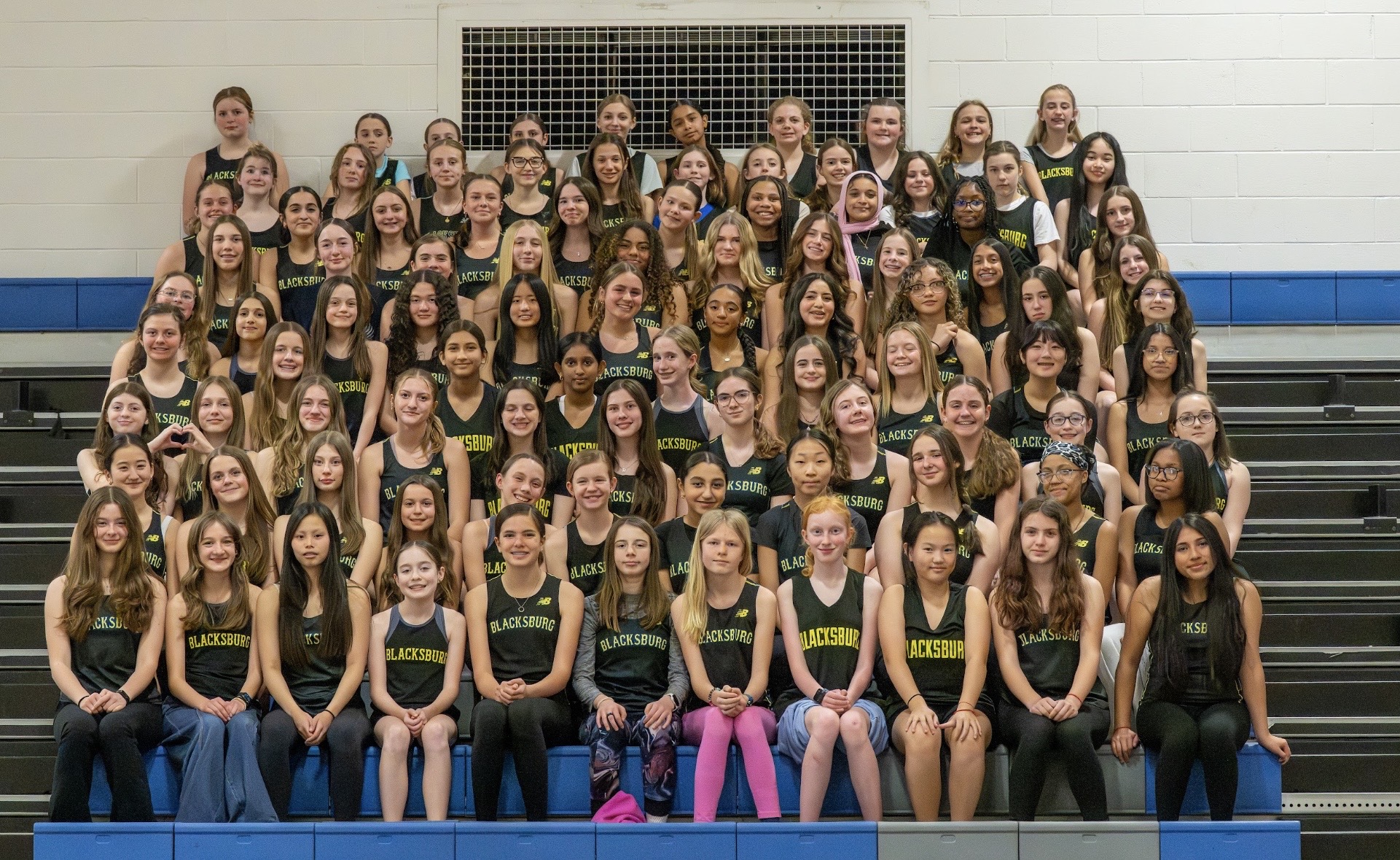 girls track team photo
