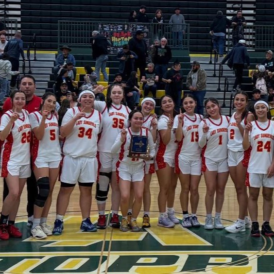 Espanola girls basketball team