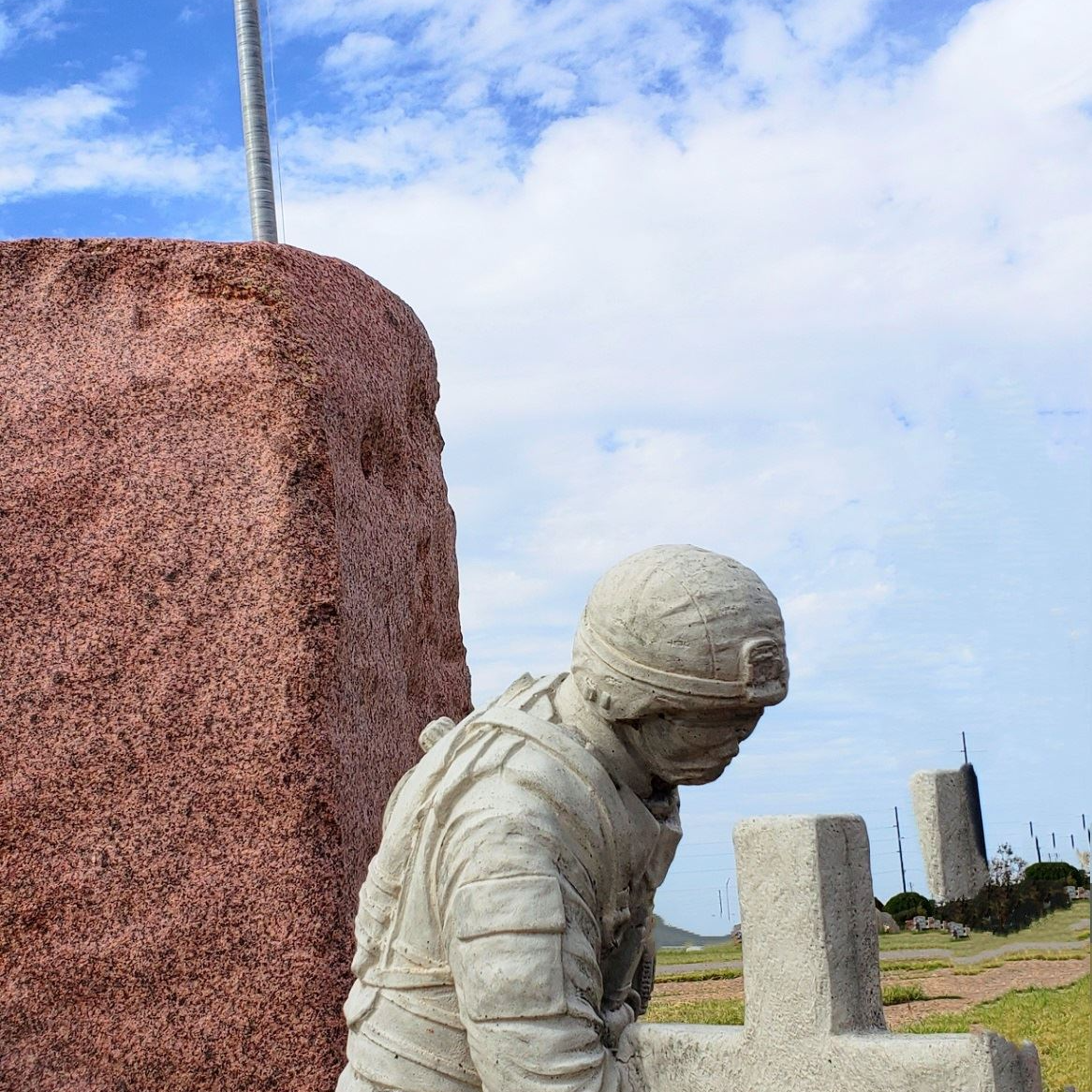 militar statue