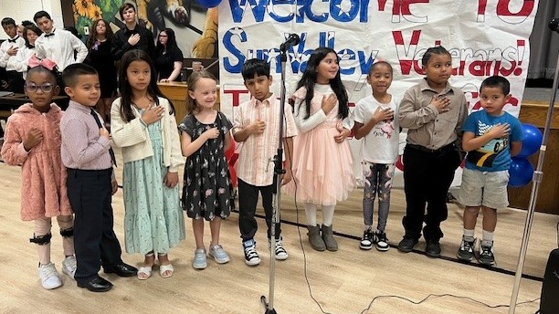 sun valley students doing the pledge