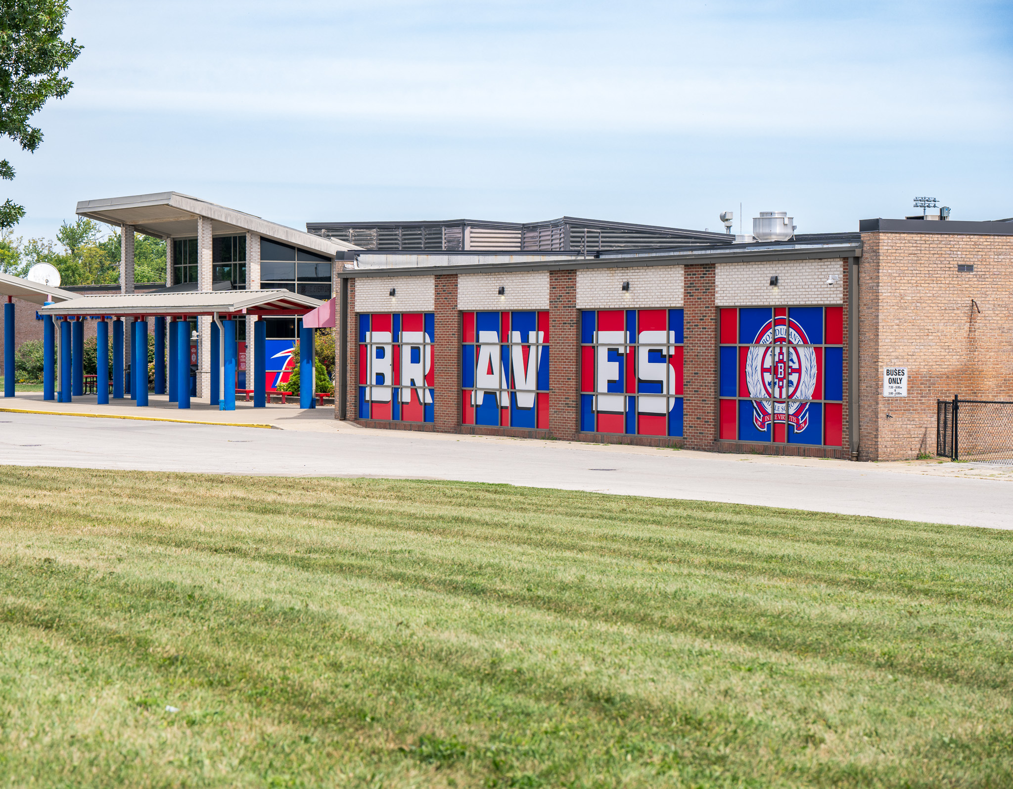 bondurant school building