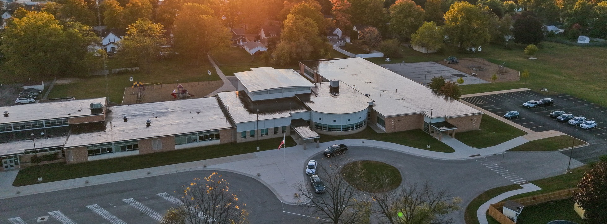 Lakewood Elementary front entrance 