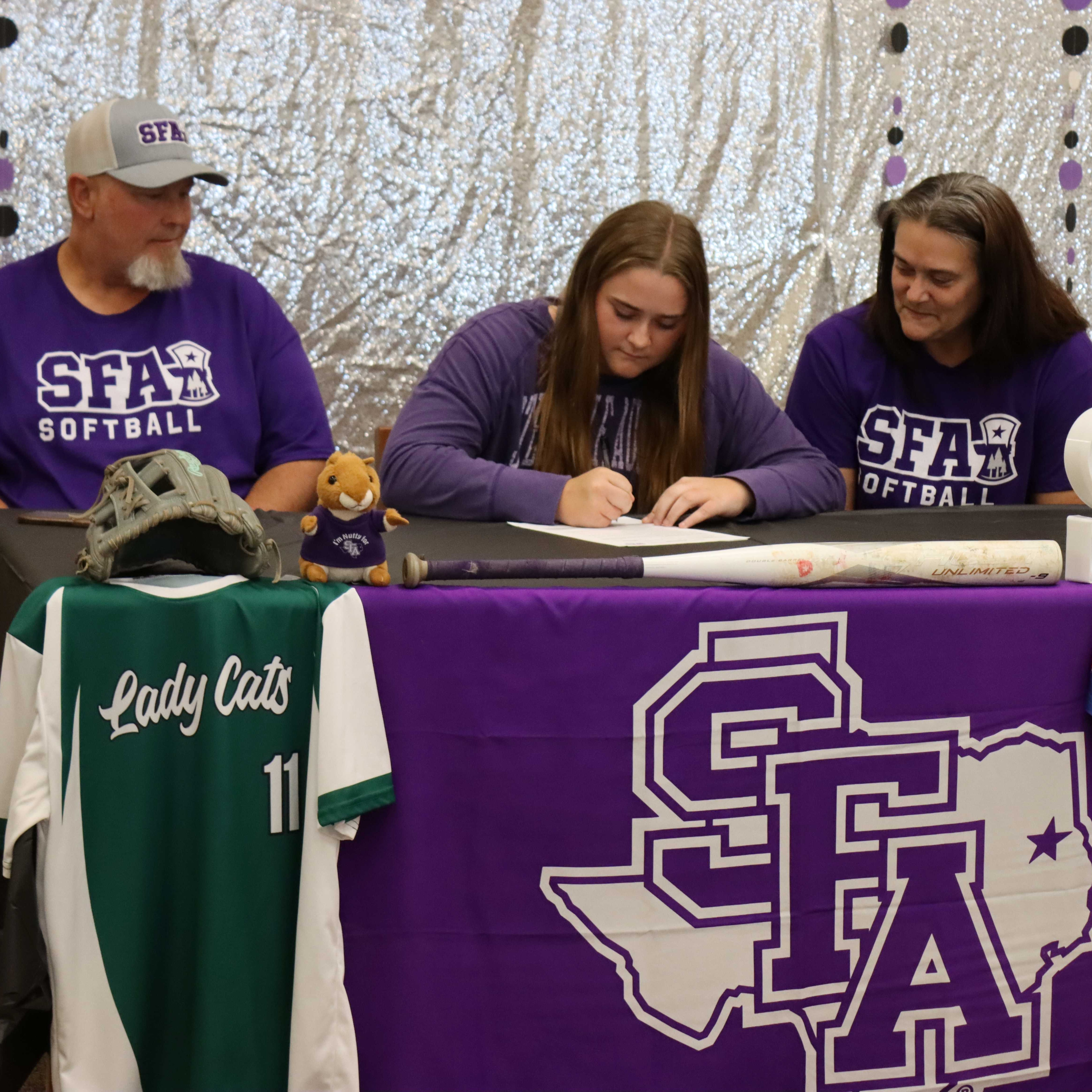Jaycee Rhoades signs with SFA