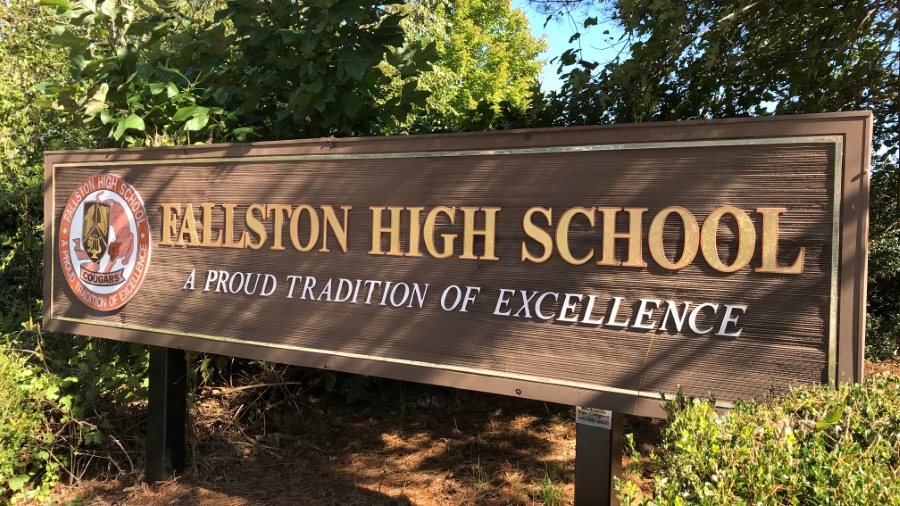 Sign in front of Fallston High School that says "Fallston High School a Tradition of Excellence