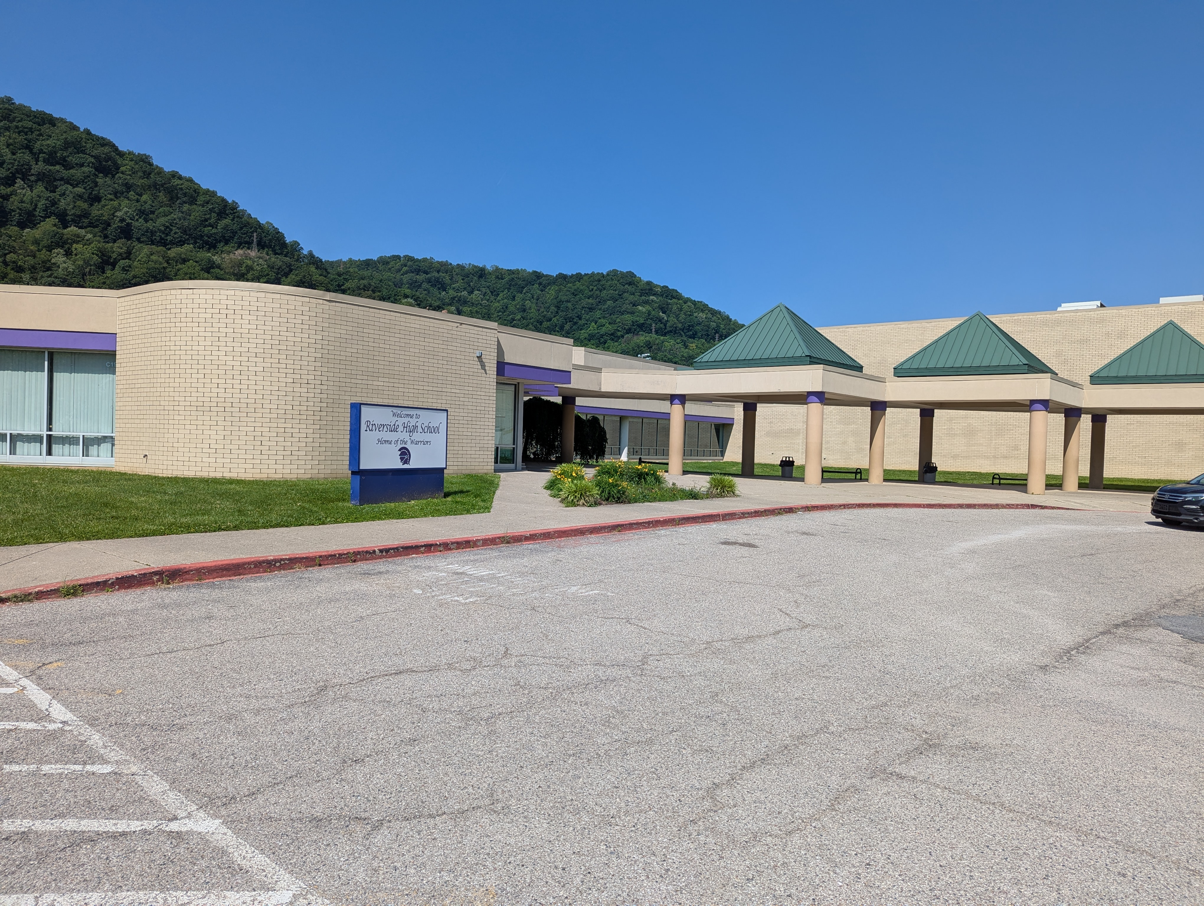 front door of Riverside High School
