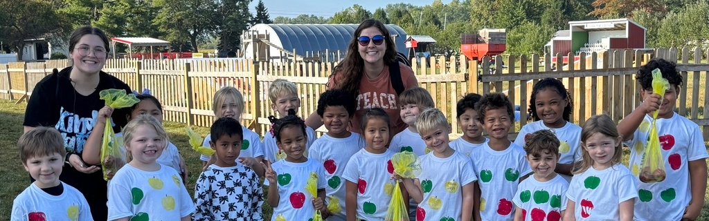 Kindergarten visits Burnham's Orchard