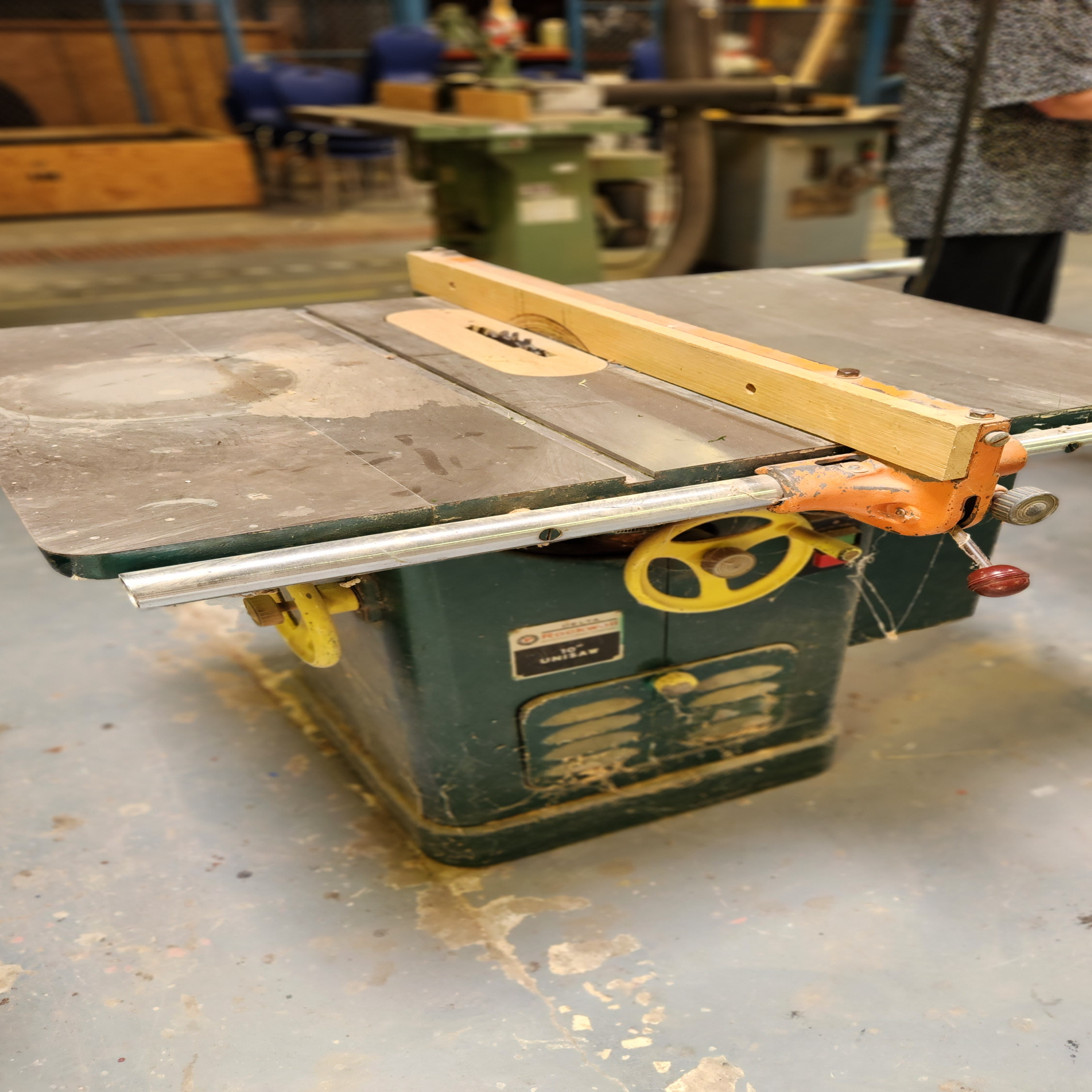 delta 8" table saw
