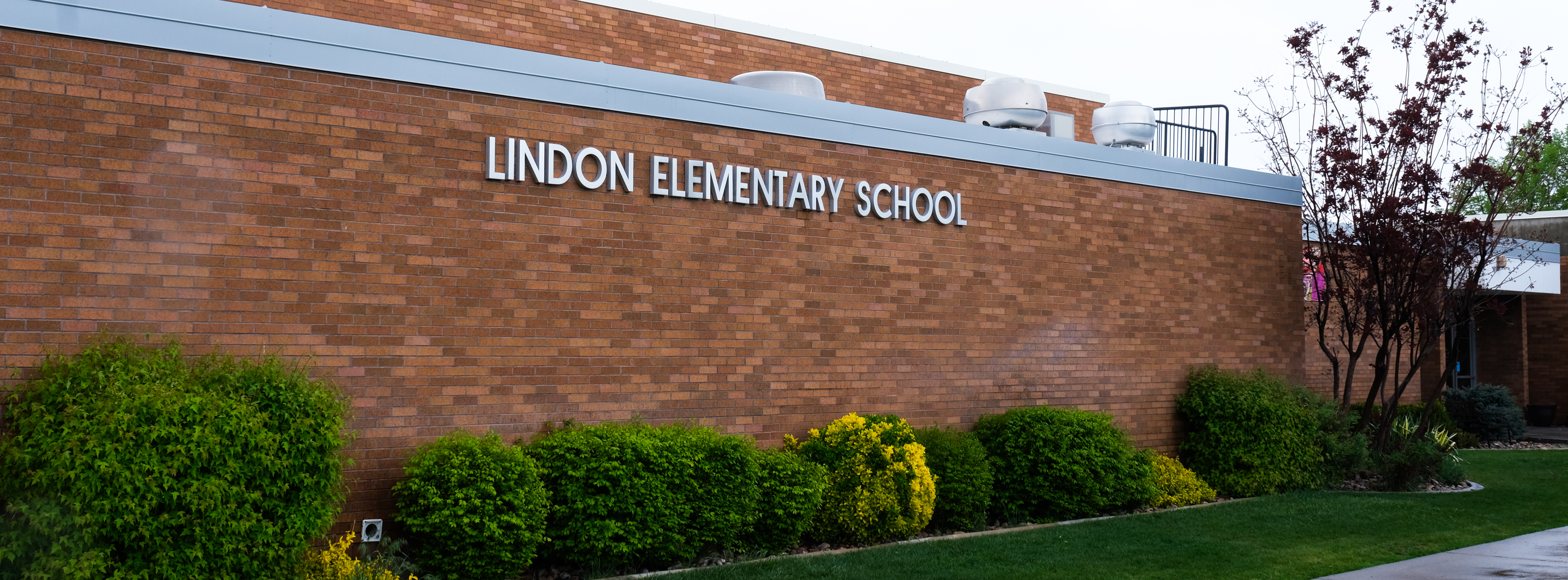 front view of Lindon ES