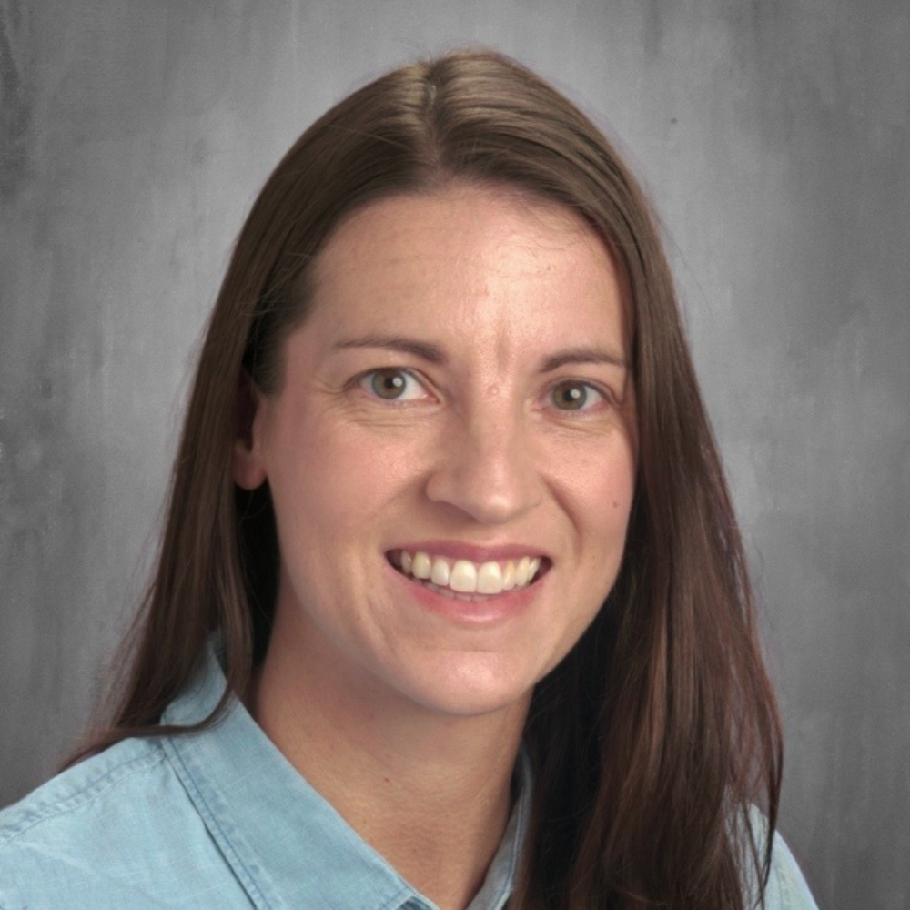 Headshot of Principal Ellen Hodge
