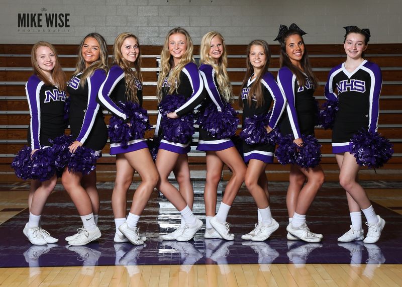 Photo of the 2019-2020 Varsity Cheer team.