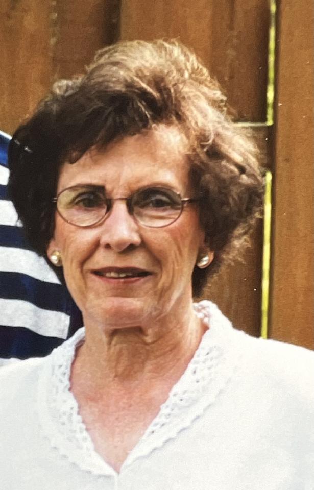 Lois Sullivan - Distinguished Community Service