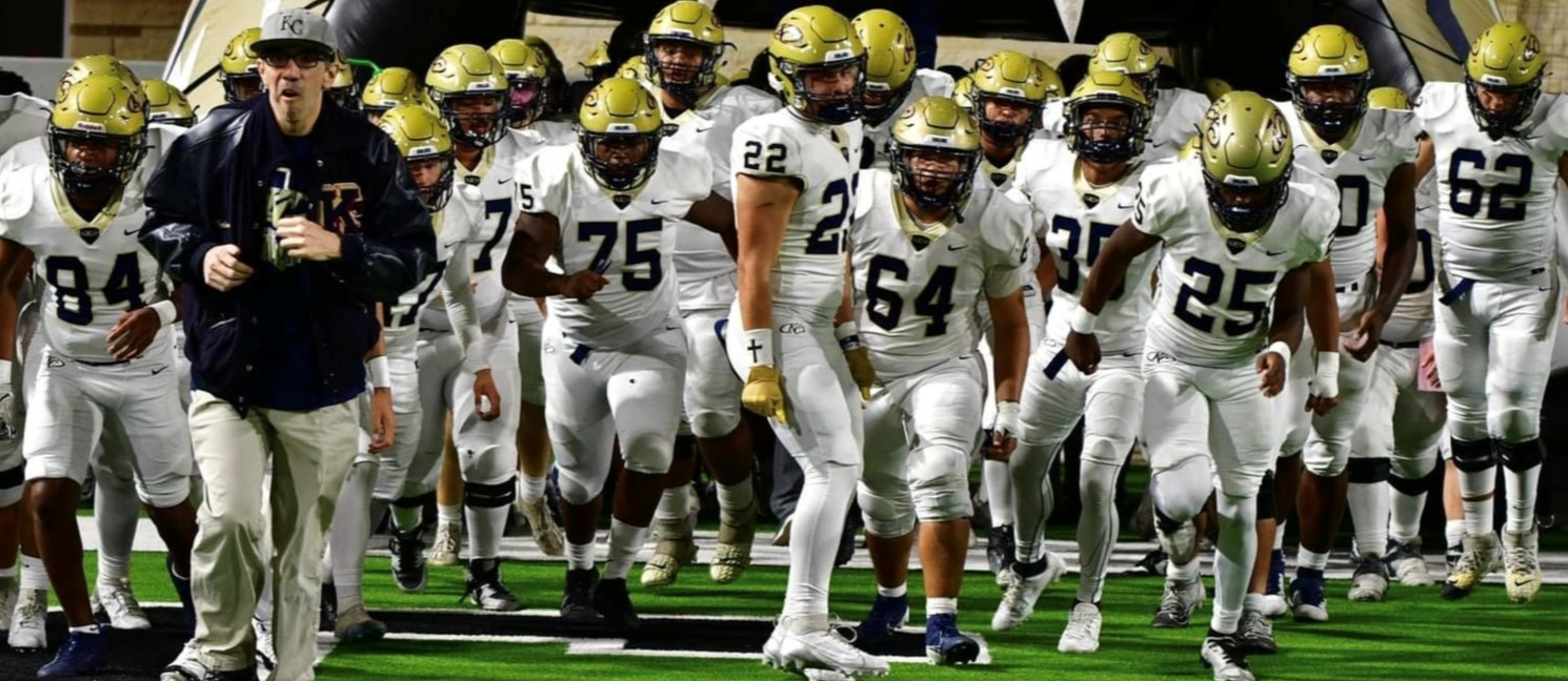 football players running