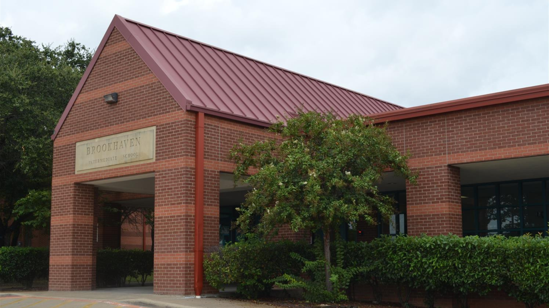 brookhaven facade
