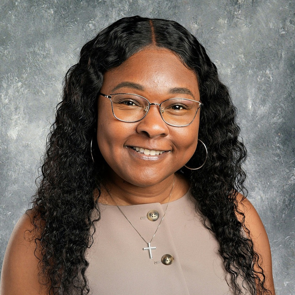 Temeka Grayson, Principal