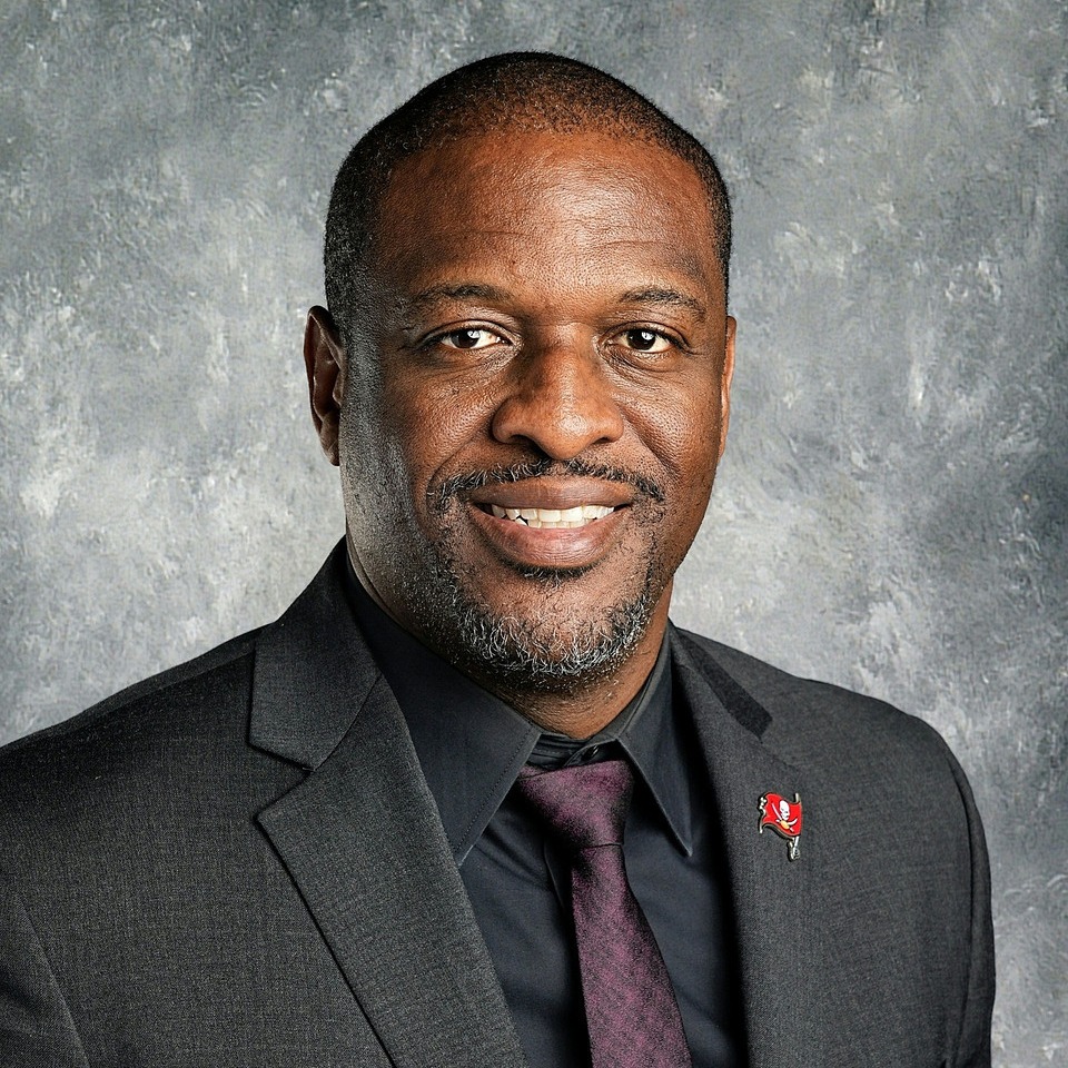 Akeim Young, Principal
