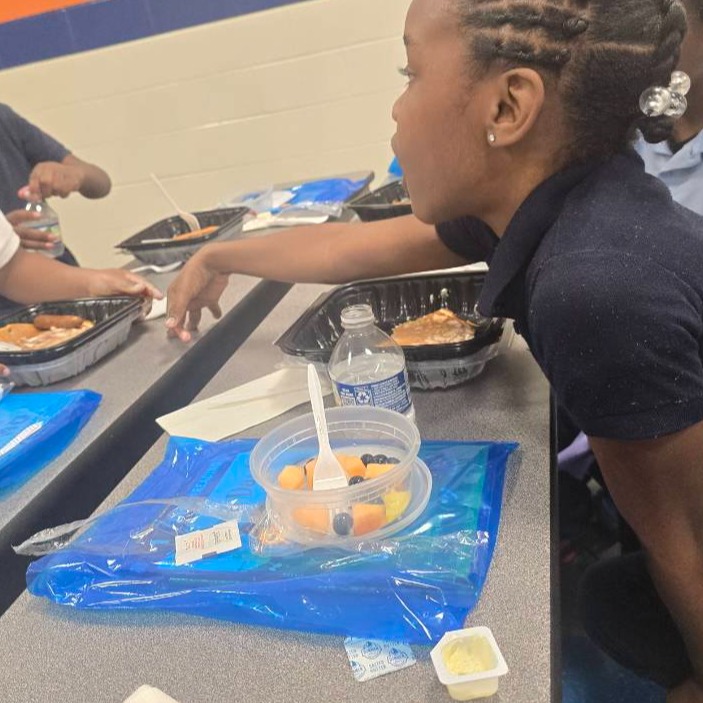 Children eating lunch