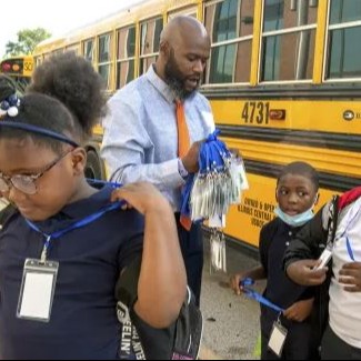 Students exiting bus