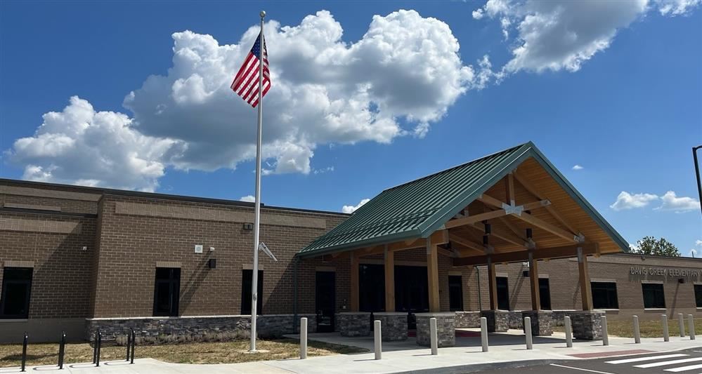 Davis Creek Elementary school image