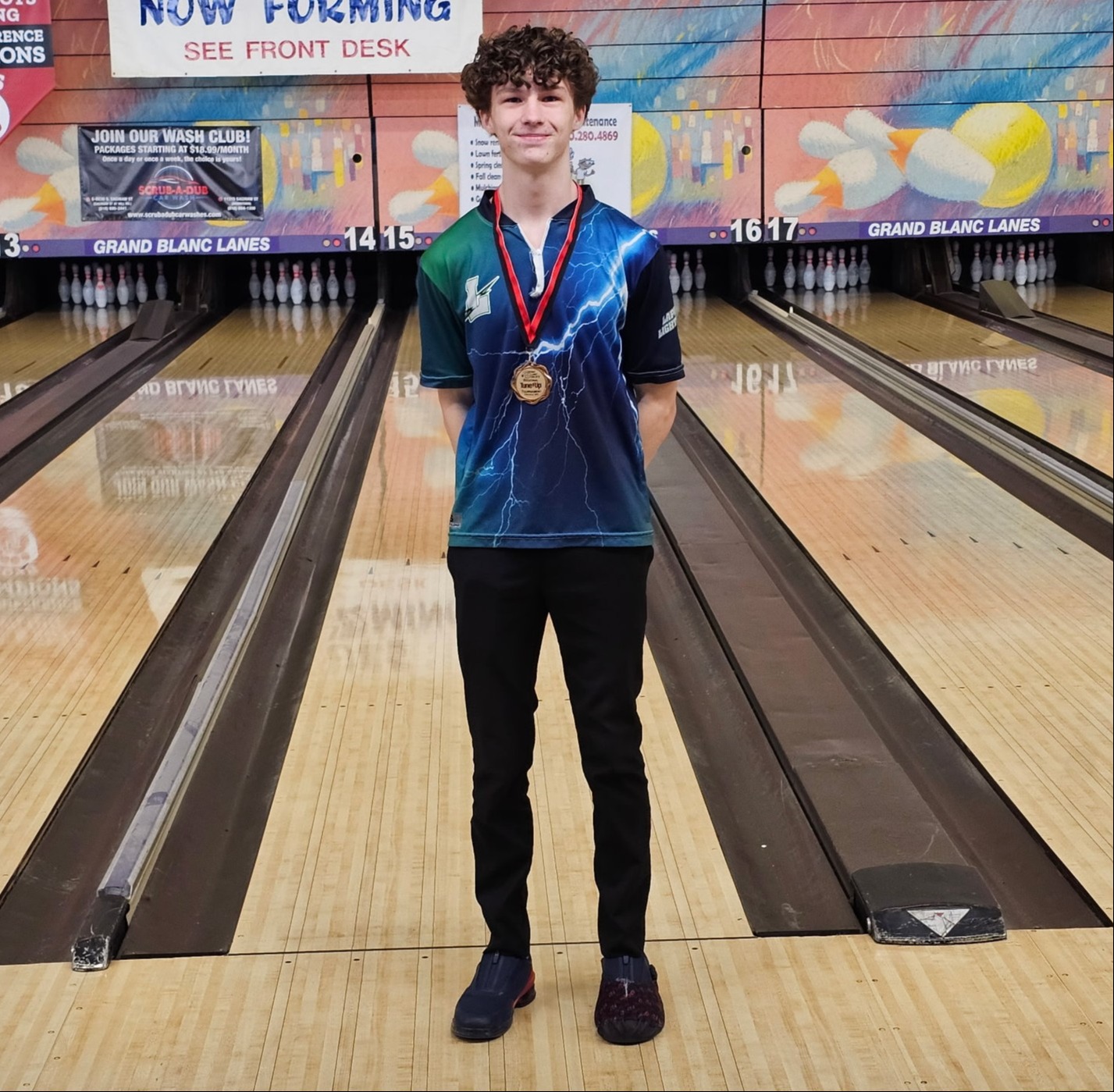 Zach Homer - Lapeer boys high school bowler