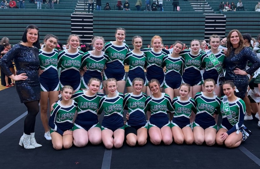 Lapeer Varsity Cheer at Districts