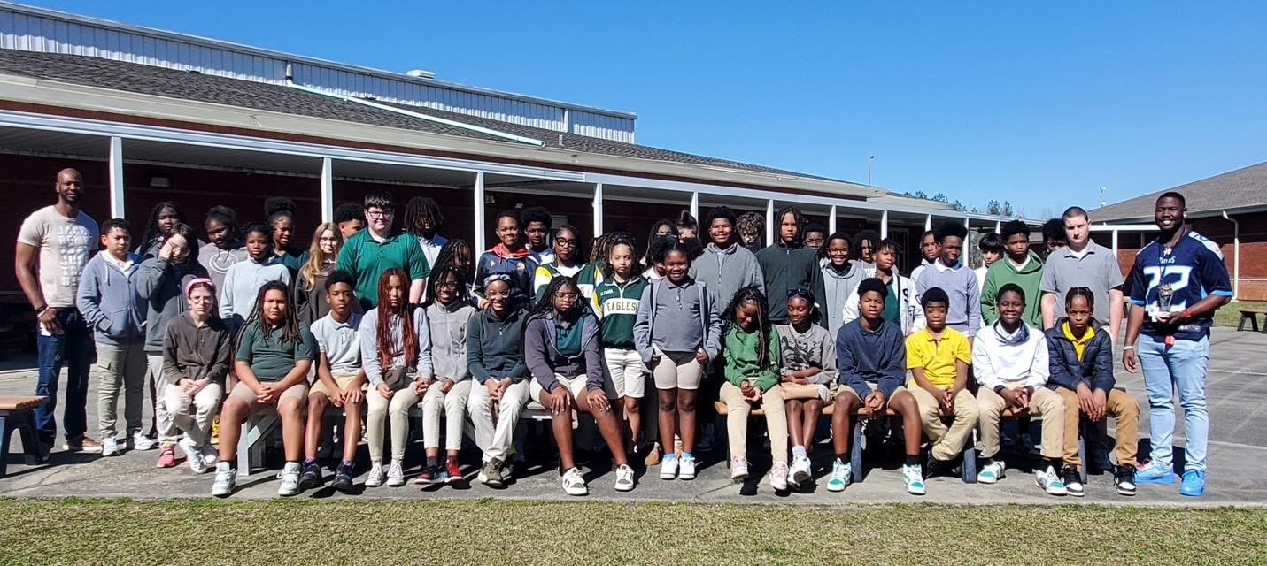 Group photo of students on field trip
