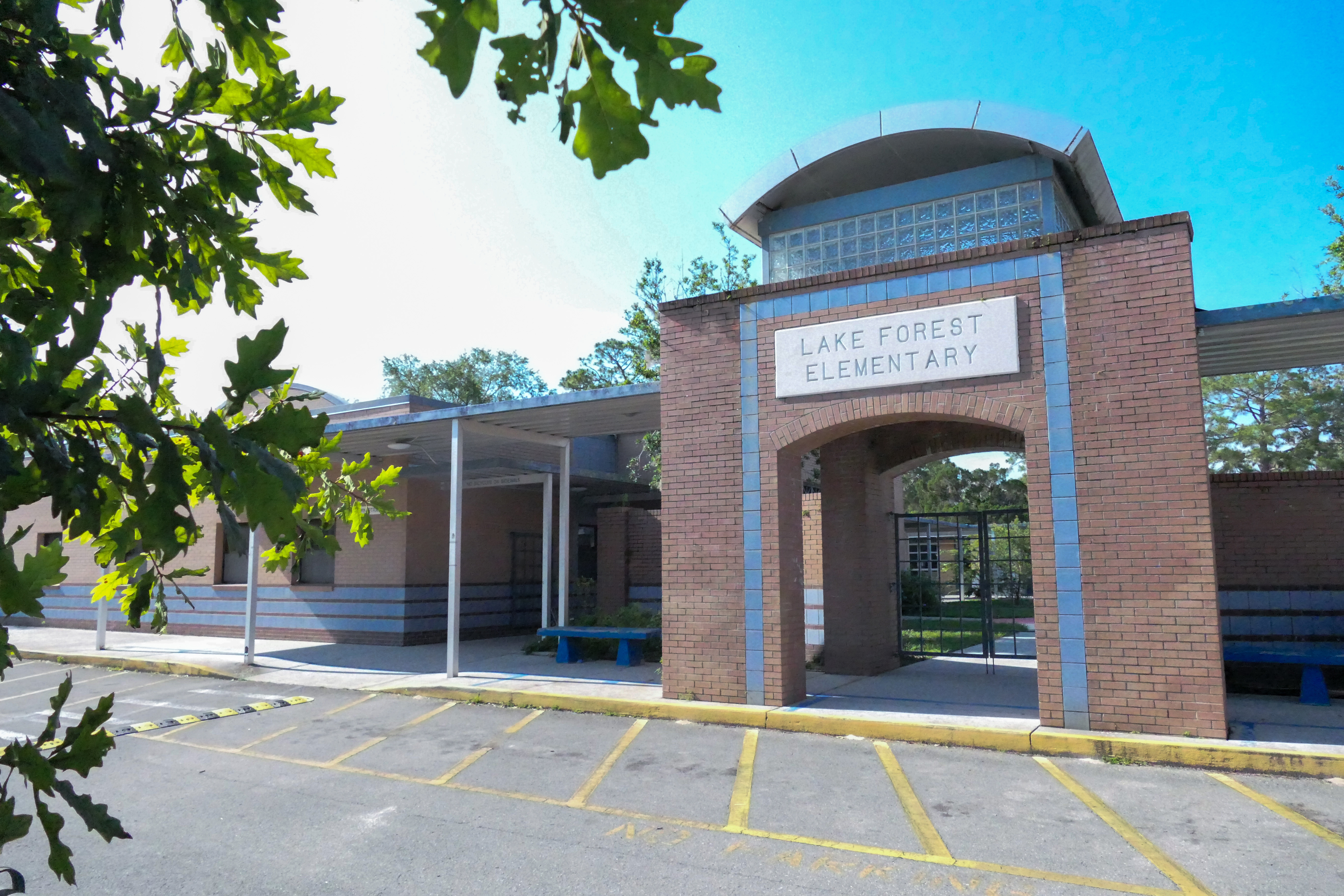 Lake Forest Elementary School Exterior