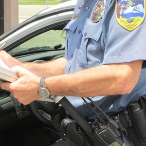 A Westwego officer issuing a citation