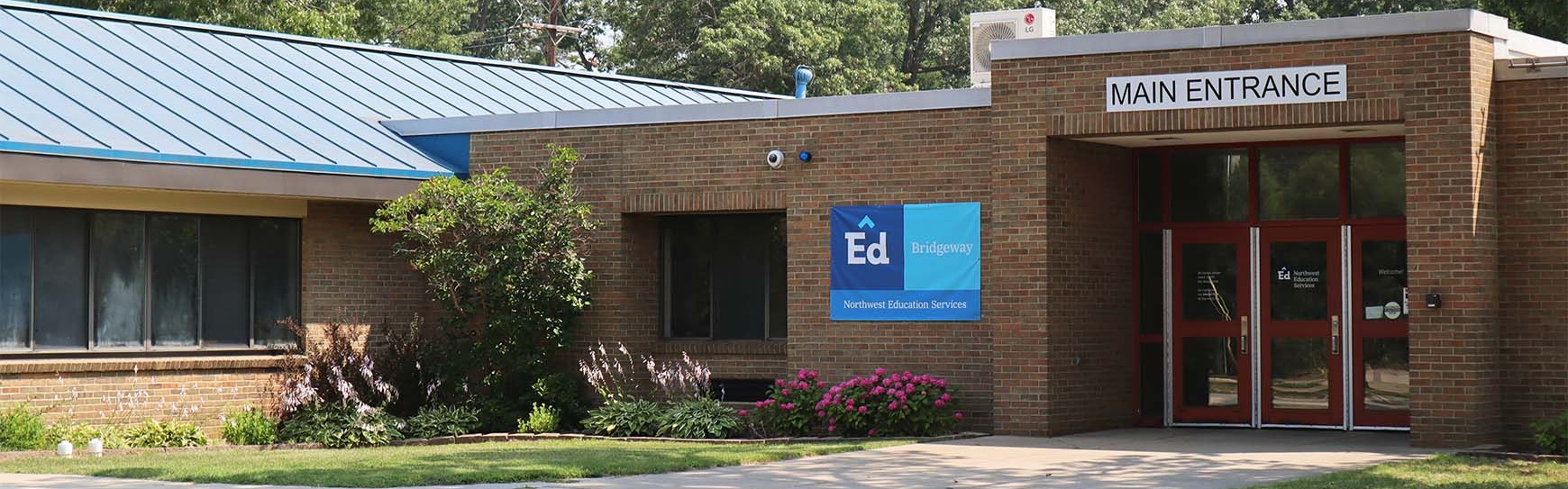 Exterior image of North Ed Bridgeway  at Oak Park