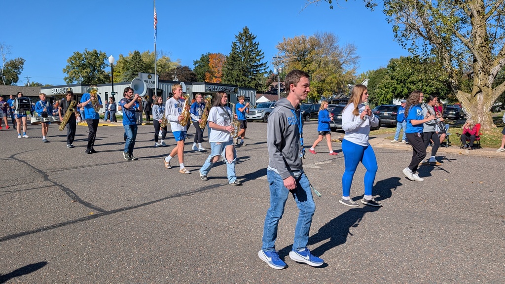 Marching band in Homecoming parade
