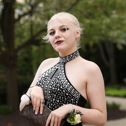 Senior Prom Photo of Miley McKellar