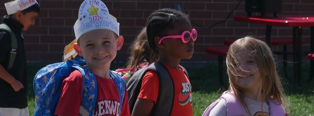 GES students walking into school