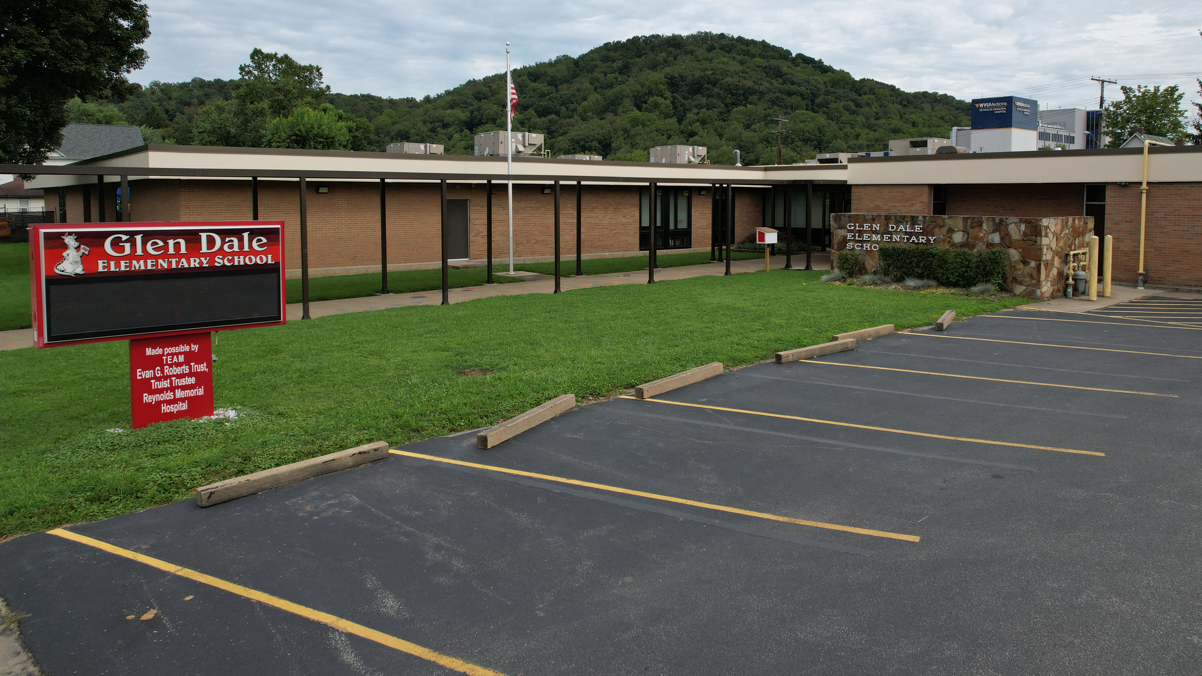 Front of Glen Dale Elementary School