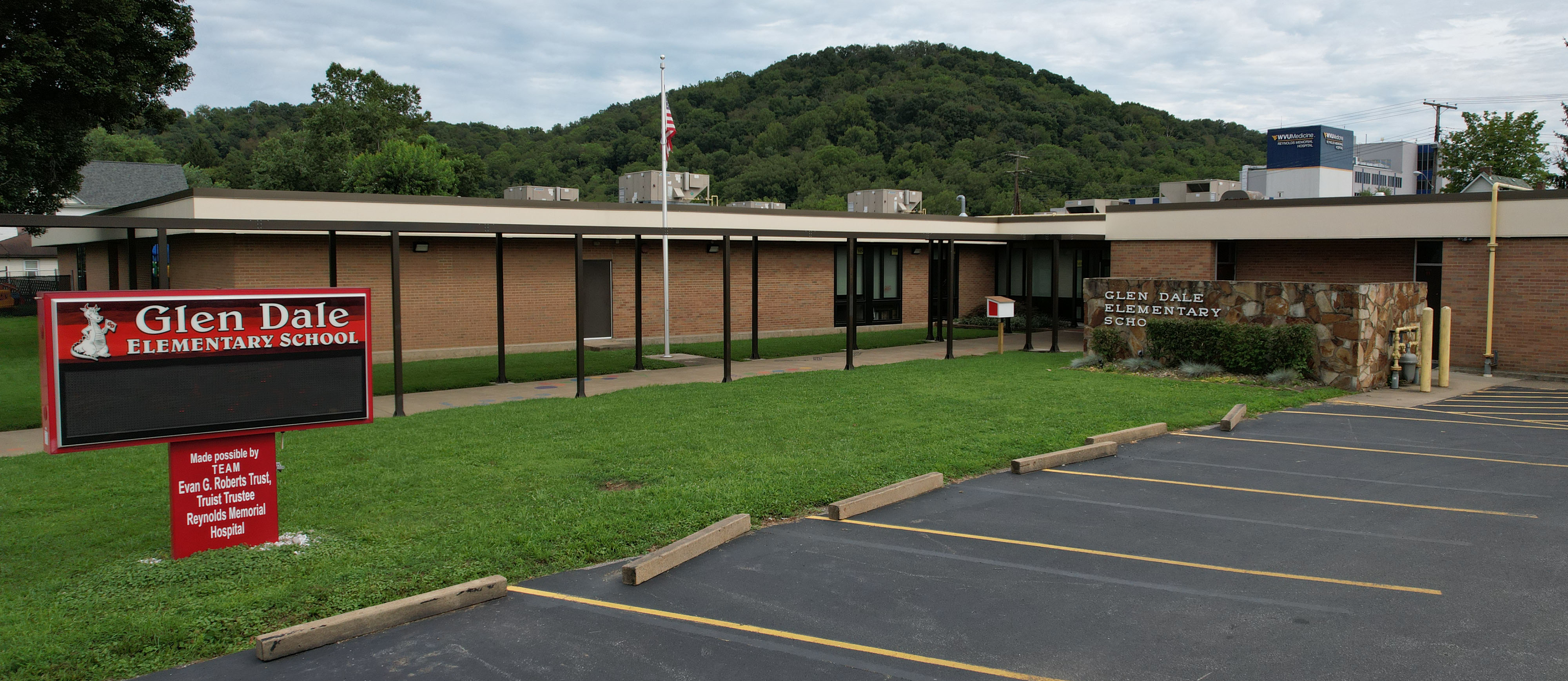 Front of Glen Dale Elementary School
