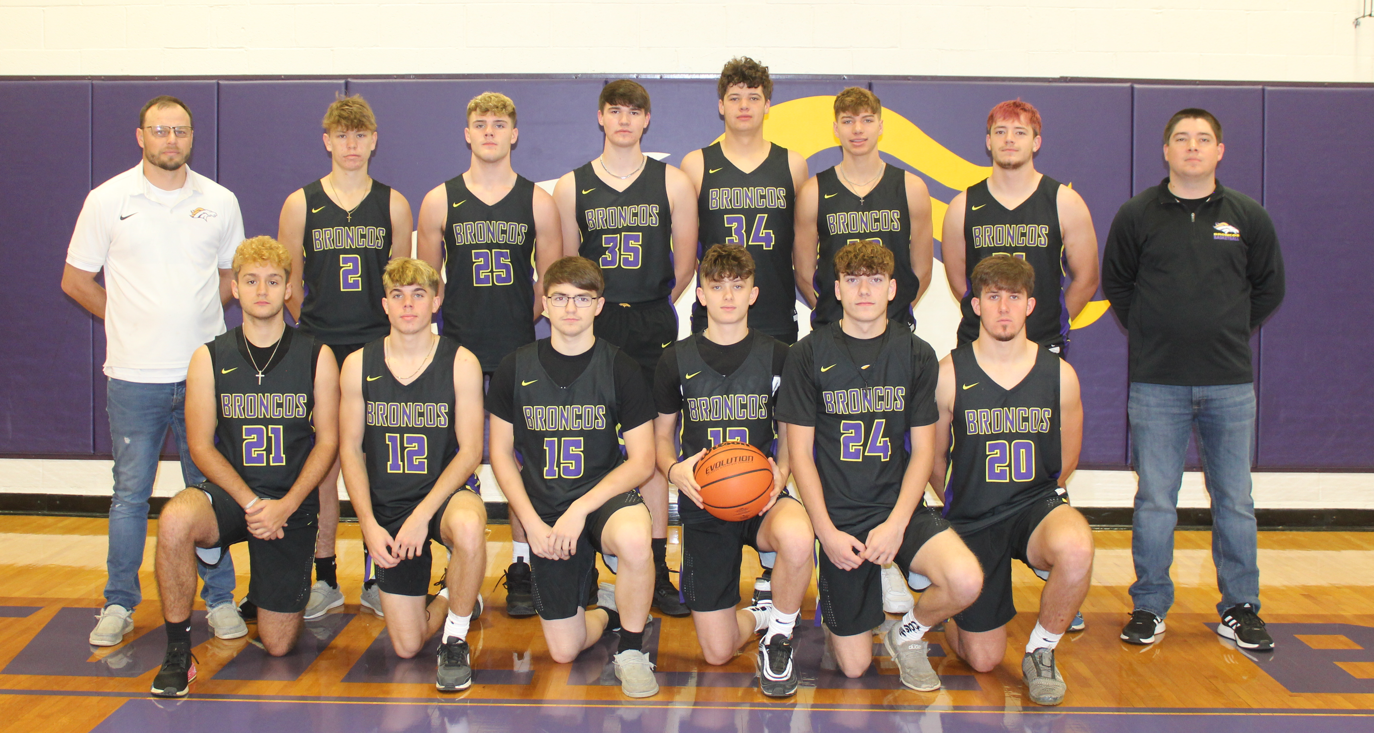 21-22 Varsity Boys basketball team