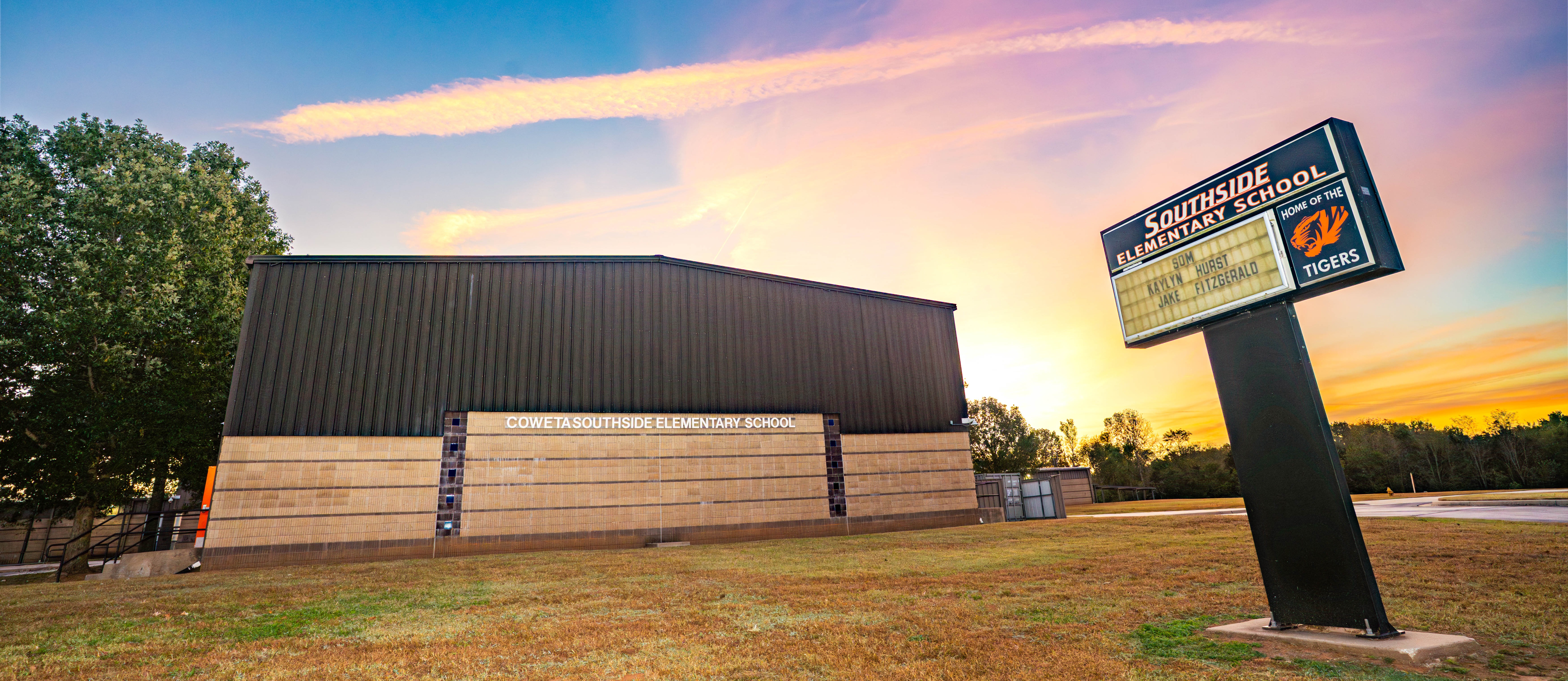 Landscape photo of elementary school