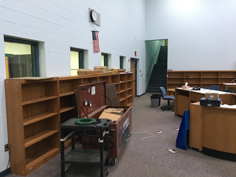 Photo of the elementary library.